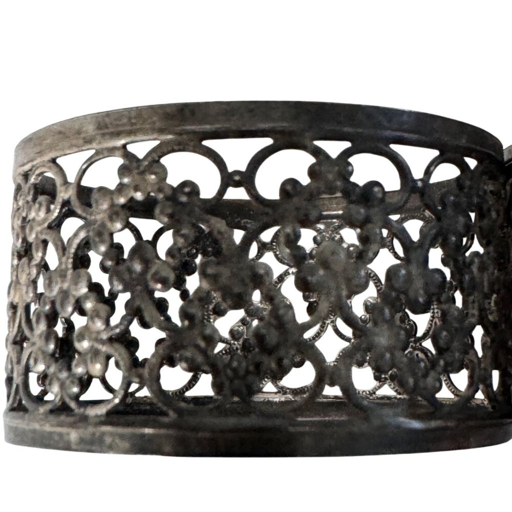 Set Of 4 Vintage Pierced Silver Plated Ornate Metal Napkin Rings Floral Scroll